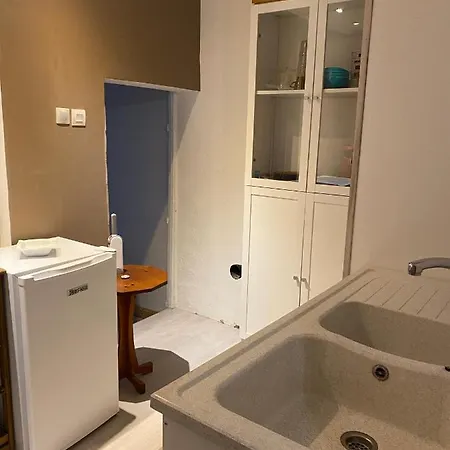 Apartment Adorable Gesthouse Avec Parking Gratuit Sur Place.