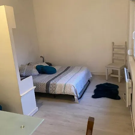 Adorable Gesthouse Avec Parking Gratuit Sur Place. Le Chene